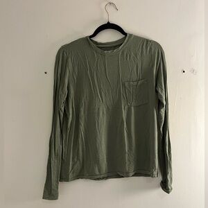 Women’s American Eagle Green Long Sleeve Pocket Tee